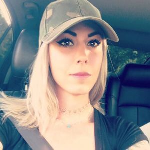 Meet your Posher, Leanne m